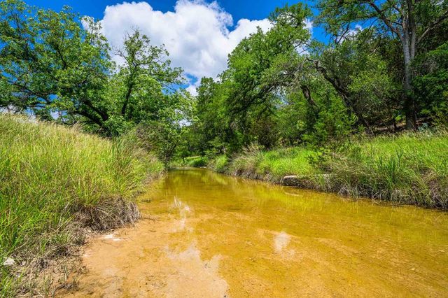8 Cypress Creek Rd, Comfort, TX 78013