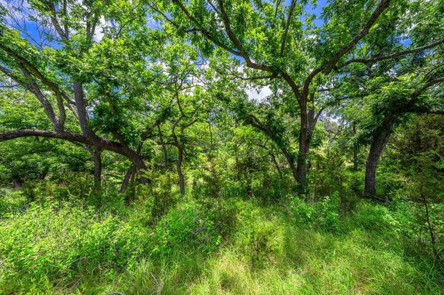 8 Cypress Creek Rd, Comfort, TX 78013