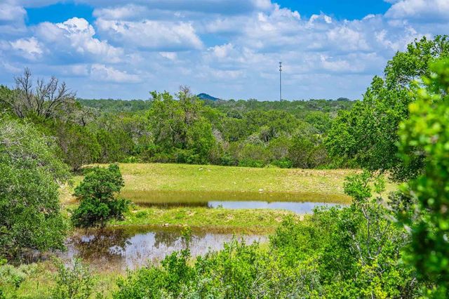 8 Cypress Creek Rd, Comfort, TX 78013