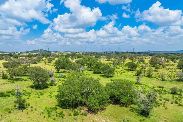 8 Cypress Creek Rd, Comfort, TX 78013