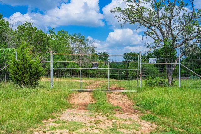 8 Cypress Creek Rd, Comfort, TX 78013
