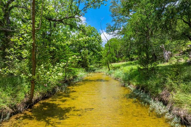 8 Cypress Creek Rd, Comfort, TX 78013