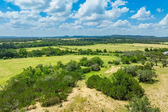 8 Cypress Creek Rd, Comfort, TX 78013