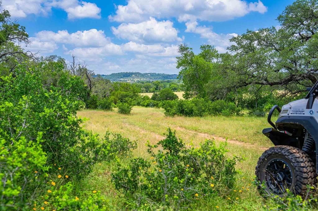 8 Cypress Creek Rd, Comfort, TX 78013