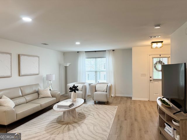 527 Cypher Drive, Suwanee, GA 30024