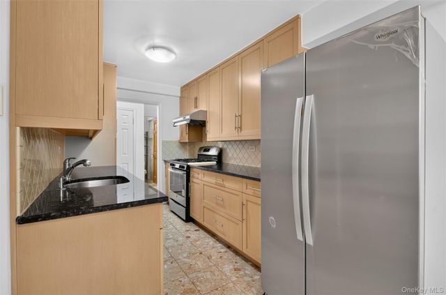 138-70 Elder Avenue 3L, Flushing, NY 11355