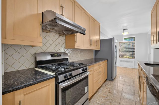 138-70 Elder Avenue 3L, Flushing, NY 11355