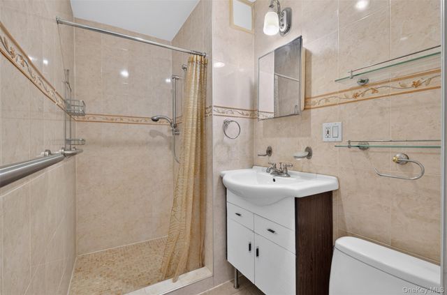 138-70 Elder Avenue 3L, Flushing, NY 11355