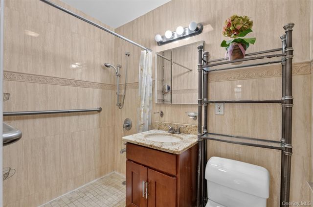 138-70 Elder Avenue 3L, Flushing, NY 11355