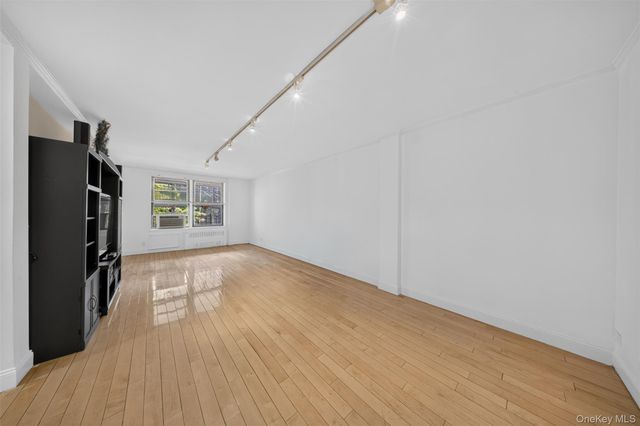 138-70 Elder Avenue 3L, Flushing, NY 11355