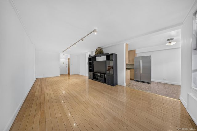 138-70 Elder Avenue 3L, Flushing, NY 11355