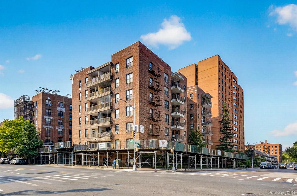 138-70 Elder Avenue 3L, Flushing, NY 11355 — exterior