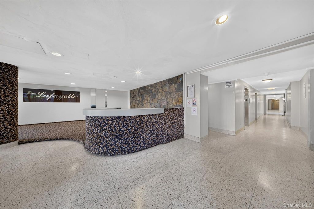138-70 Elder Avenue 3L, Flushing, NY 11355 — photo 4