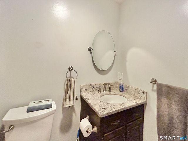 5 Davis Road, Oxford, CT 06478