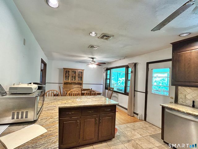 5 Davis Road, Oxford, CT 06478