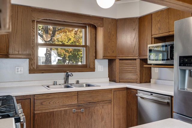 3300 27th STREET S, La Crosse, WI 54601