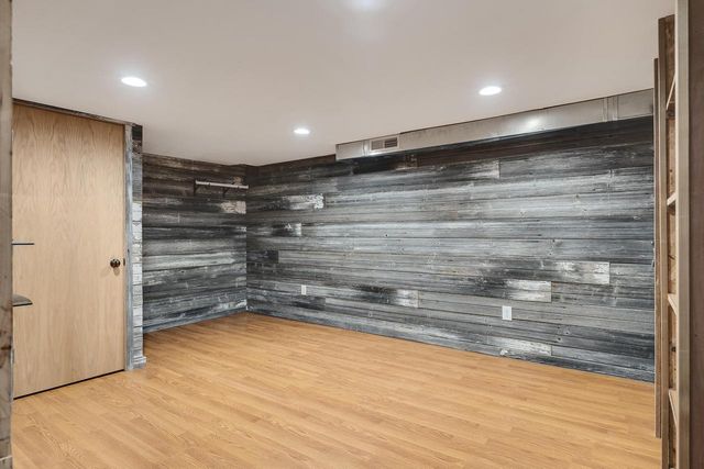 3300 27th STREET S, La Crosse, WI 54601