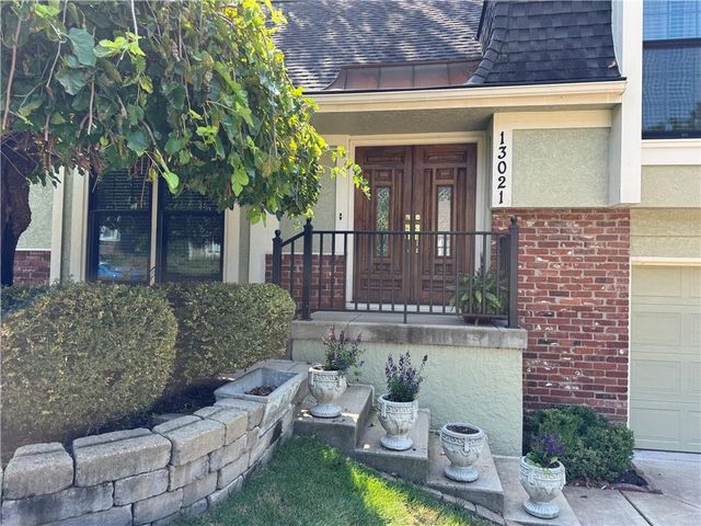 13021 W 102nd Terrace, Lenexa, KS 66215