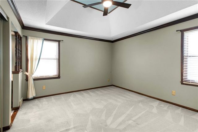 13021 W 102nd Terrace, Lenexa, KS 66215