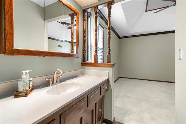 13021 W 102nd Terrace, Lenexa, KS 66215