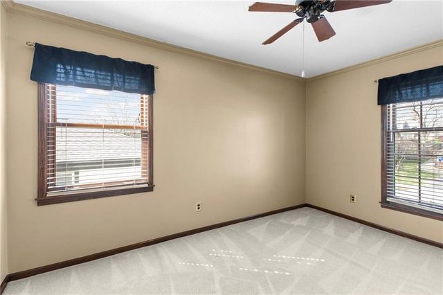 13021 W 102nd Terrace, Lenexa, KS 66215