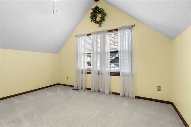 13021 W 102nd Terrace, Lenexa, KS 66215