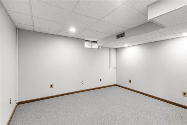 13021 W 102nd Terrace, Lenexa, KS 66215