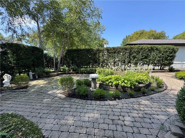 13021 W 102nd Terrace, Lenexa, KS 66215