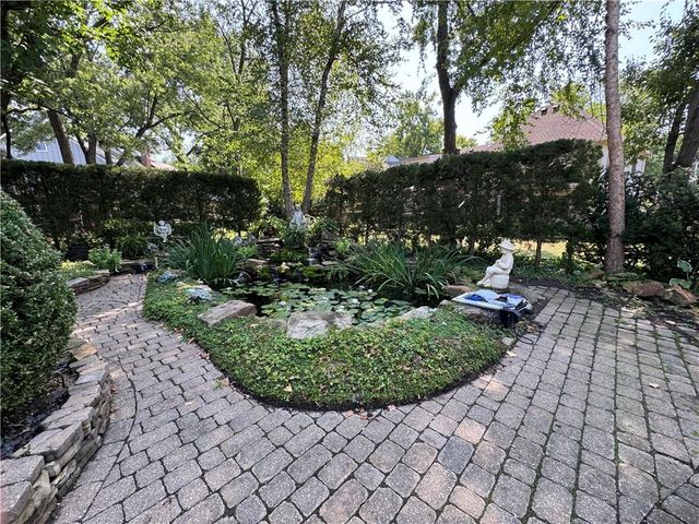 13021 W 102nd Terrace, Lenexa, KS 66215