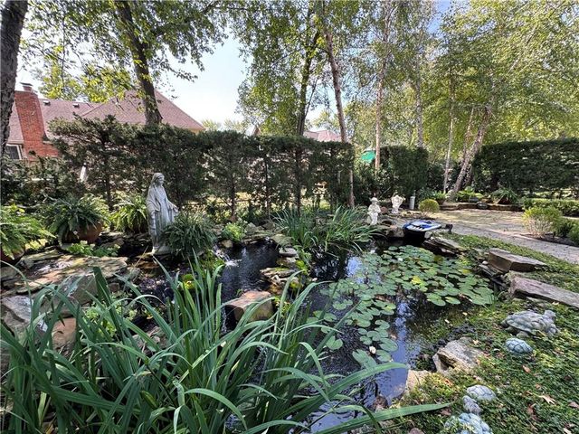 13021 W 102nd Terrace, Lenexa, KS 66215