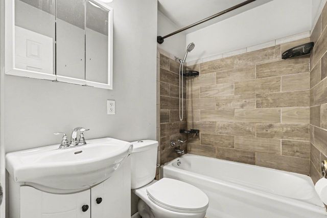 7080 Sherwood Avenue, Portage, IN 46368