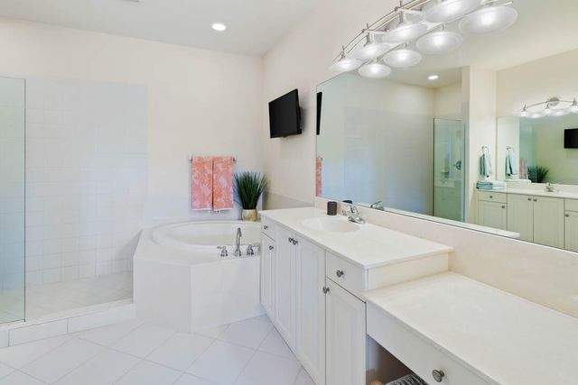 2371 SW Carriage Hill Terrace 202, Palm City, FL 34990