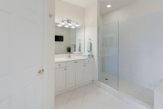 2371 SW Carriage Hill Terrace 202, Palm City, FL 34990