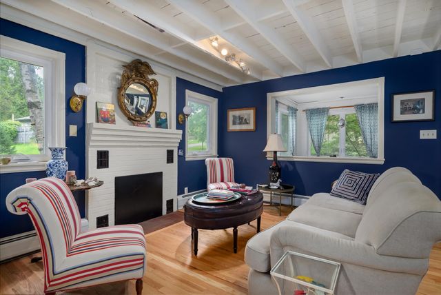 2 Bromley Lane, Bennington, VT 05257