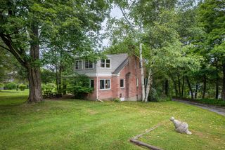 2 Bromley Lane, Bennington, VT 05257