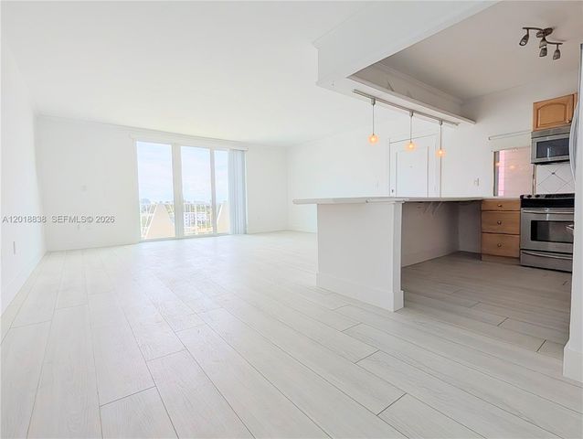 7133 Bay Dr PH-1, Miami Beach, FL 33141