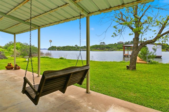 1412 Parkway ST, Tow, TX 78672