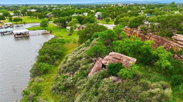 1412 Parkway ST, Tow, TX 78672