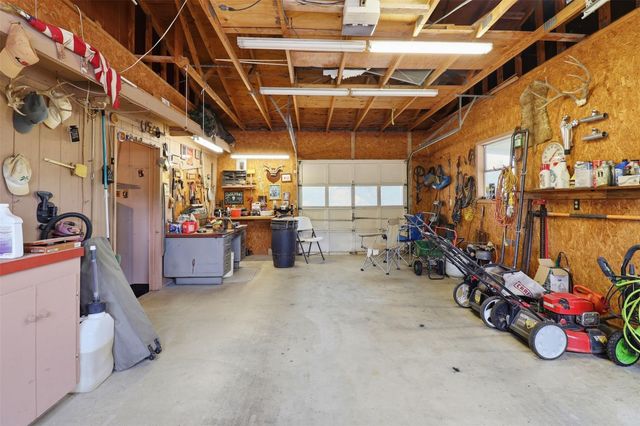 1412 Parkway ST, Tow, TX 78672