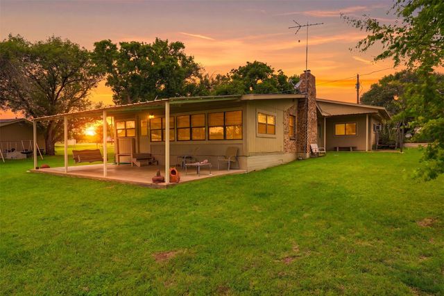1412 Parkway ST, Tow, TX 78672