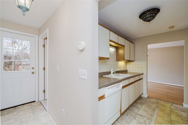 9 Morrill Lane 6, North Providence, RI 02904