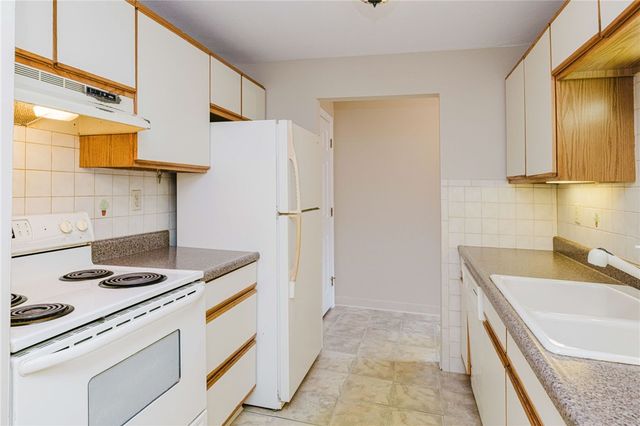 9 Morrill Lane 6, North Providence, RI 02904