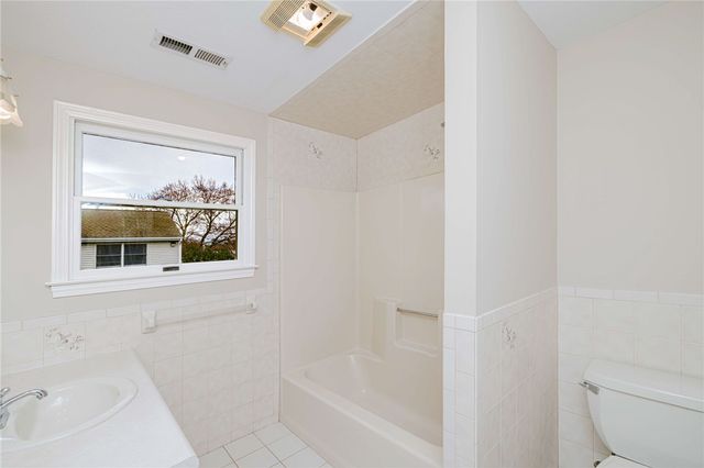 9 Morrill Lane 6, North Providence, RI 02904