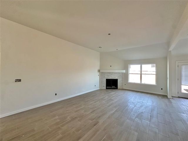 1108 Redwood Creek Drive, Yukon, OK 73099