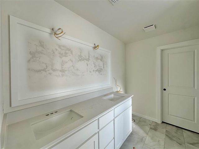 1108 Redwood Creek Drive, Yukon, OK 73099