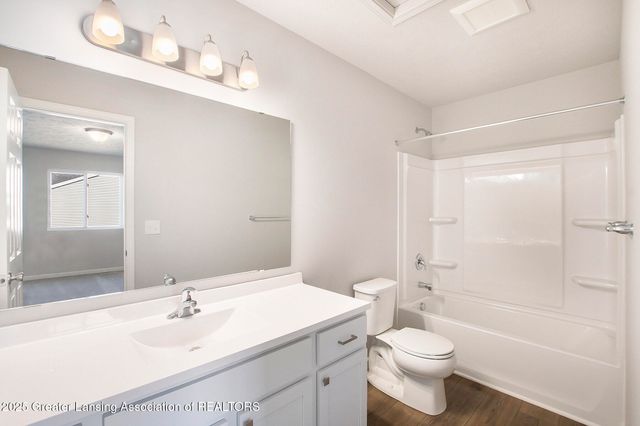 1080 Woodridge Drive, St. Johns, MI 48879