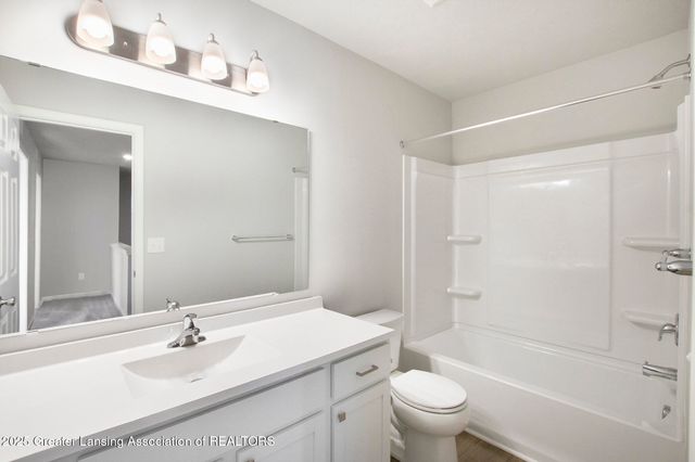 1080 Woodridge Drive, St. Johns, MI 48879