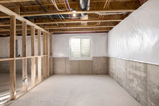 1080 Woodridge Drive, St. Johns, MI 48879