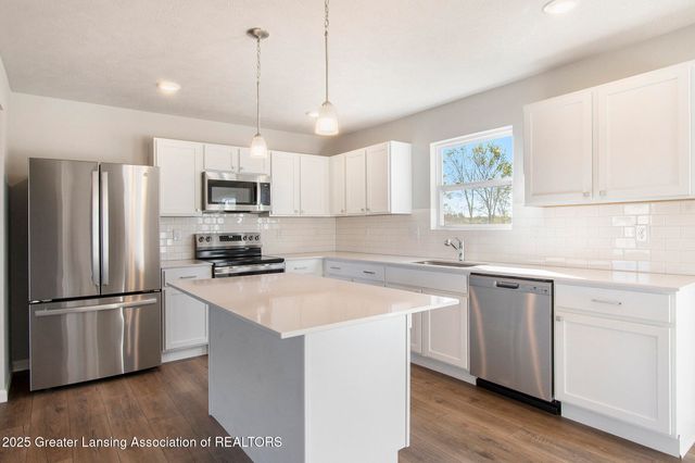 1080 Woodridge Drive, St. Johns, MI 48879