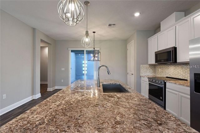 7055 CARRICKBEND LANE, Orlando, FL 32819